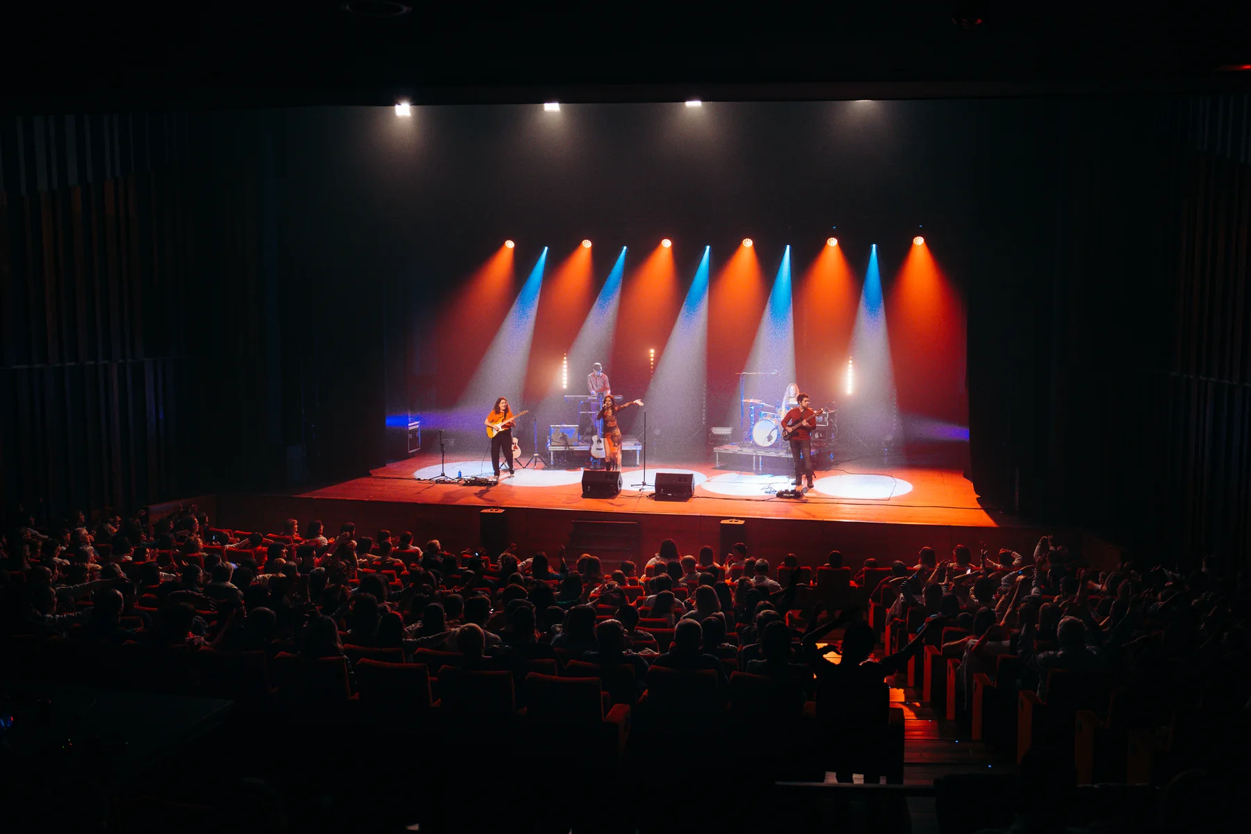 MARIONA ESCODA — Theatre concert with warm and blue lighting